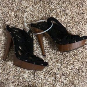 Jessica Simpson heels